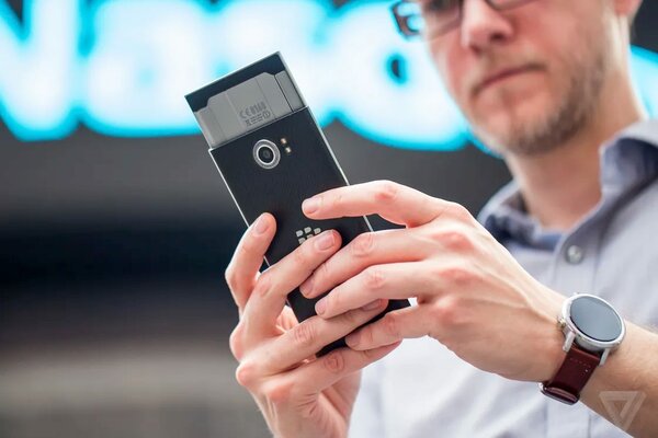 История неудачницы: как провалились перерождения BlackBerry, Palm и Alcatel в руках TCL