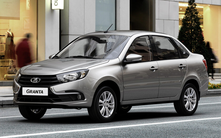 АвтоВАЗ приступил к сборке Lada Granta Classic 2022: самого доступного автомобиля в России