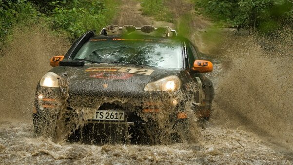 Porsche Cayenne исполнилось 20 лет. Внедорожник спас компанию от банкротства