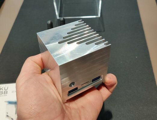 Компания из Франции выпустила Kubb Mini — миниатюрный компьютер, созданный вручную