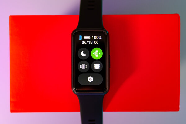 Не зацикливайтесь на Mi Band. Обзор Huawei Band 7, он даже лучше — Операционная система. 2