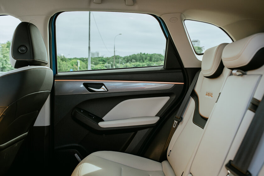 Китайский кроссовер смог удивить, очень продуманный. Тест-драйв Haval Jolion (2021) — Знакомство. 15