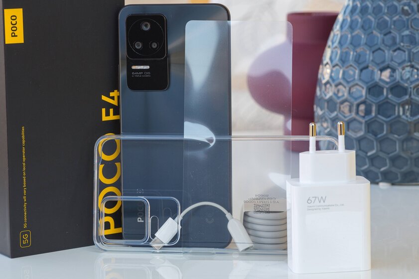Та самая Xiaomi вернулась. Обзор Poco F4 5G, эталон за свои деньги — Комплектация. 1