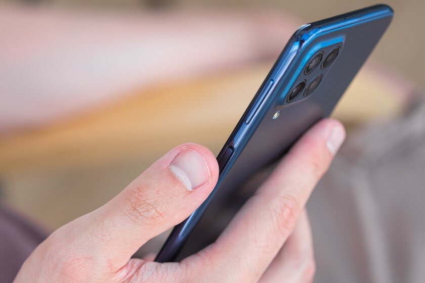 Когда долгожданный апгрейд оказался даунгрейдом: обзор Samsung Galaxy M53 — Дизайн корпуса. 5
