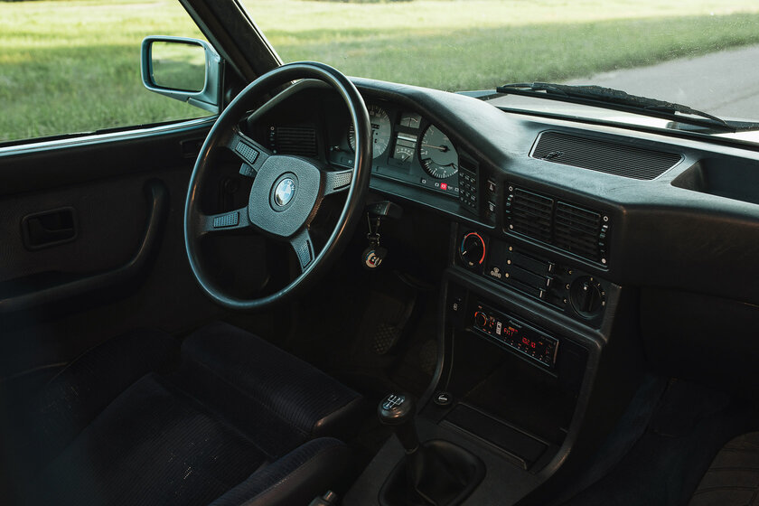 Каково владеть ретро в 2022 году: владелец о BMW 5 (E28) из 1982-го