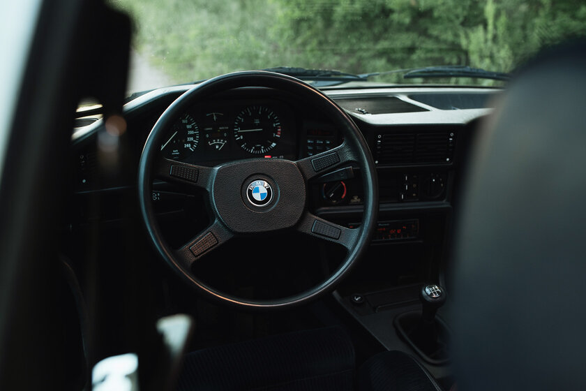 Каково владеть ретро в 2022 году: владелец о BMW 5 (E28) из 1982-го