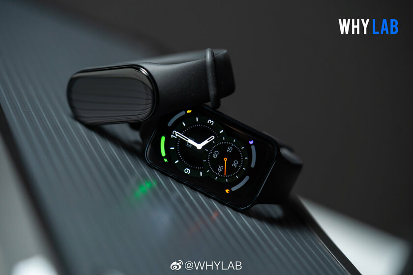 Большой Mi Band 7 Pro сравнили с другими Mi Band на живых фото. Впечатляет