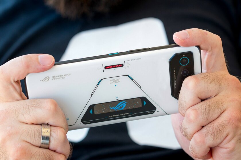 Среди игровых смартфонов есть однозначный эталон. Тестирую ASUS ROG Phone 6 Pro — Железо и система охлаждения. 2