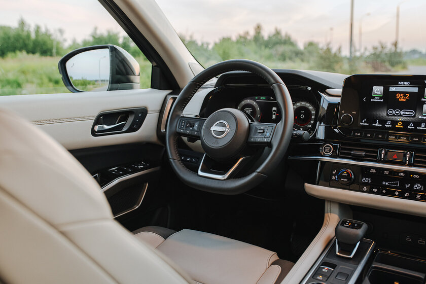 Огромное авто, в котором комфортно всем (на удивление). Тест-драйв Nissan Pathfinder 2021