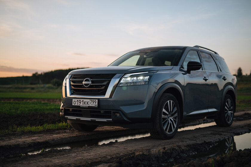 Огромное авто, в котором комфортно всем (на удивление). Тест-драйв Nissan Pathfinder 2021