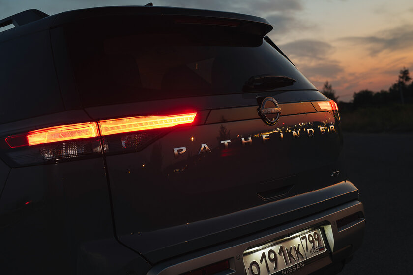Огромное авто, в котором комфортно всем (на удивление). Тест-драйв Nissan Pathfinder 2021