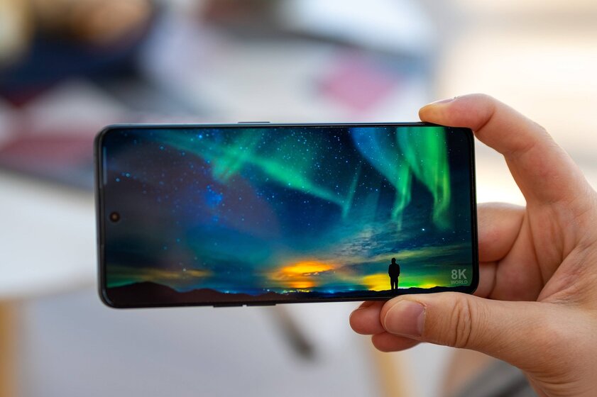 Обзор OPPO Reno8 Pro: странный дизайн за слишком большие деньги