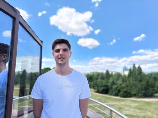 Обзор Oppo Reno8 — тонкий и стильный соперник в среднем ценовом диапазоне