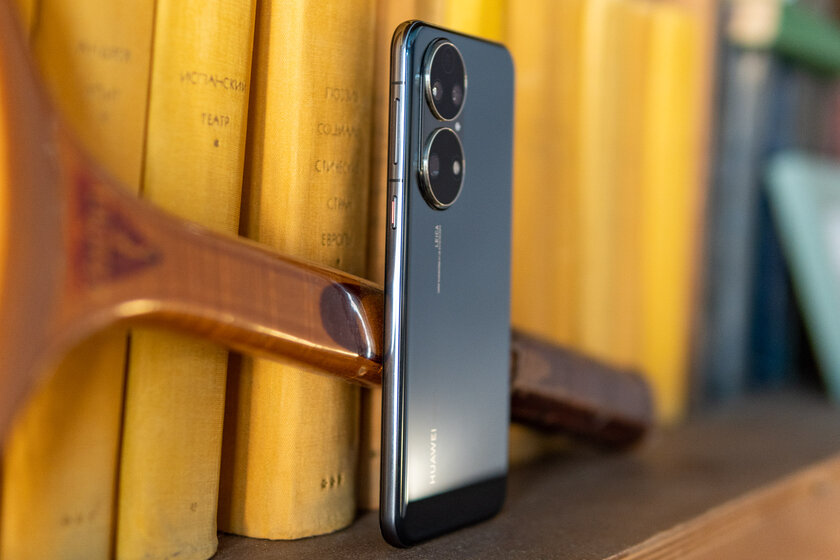 Запоздалый флагман или не совсем? Обзор Huawei P50