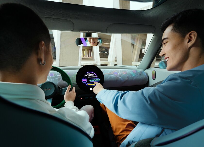 Салон без приборной панели и фары из будущего: как будет выглядеть следующее поколение Mini