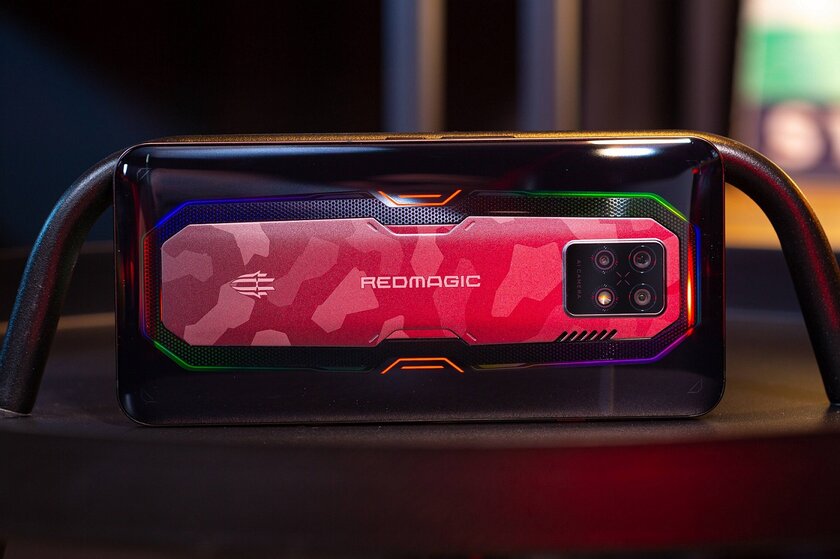 Идеальный геймерский смартфон с ужасными камерами: обзор Nubia Red Magic 7S Pro