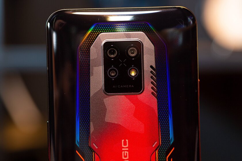 Идеальный геймерский смартфон с ужасными камерами: обзор Nubia Red Magic 7S Pro
