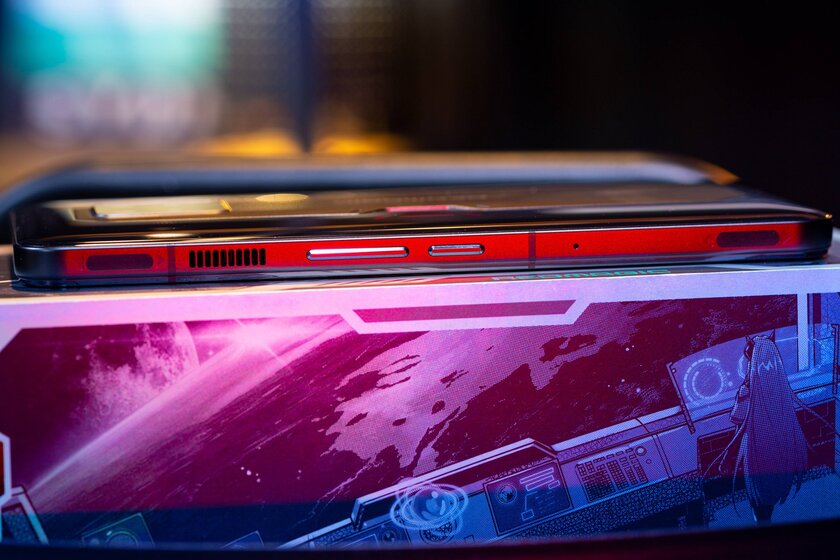Идеальный геймерский смартфон с ужасными камерами: обзор Nubia Red Magic 7S Pro