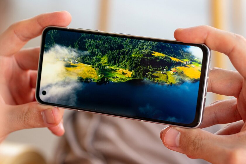 Компактный, предельно мощный и с отличными камерами: обзор ASUS Zenfone 9