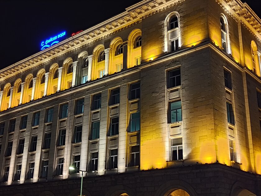 Компактный, предельно мощный и с отличными камерами: обзор ASUS Zenfone 9
