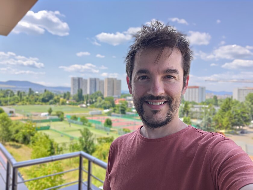 Компактный, предельно мощный и с отличными камерами: обзор ASUS Zenfone 9