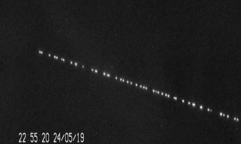 Интернет-спутники Starlink — это точно хорошо? Почему астрономы выражают огромную обеспокоенность