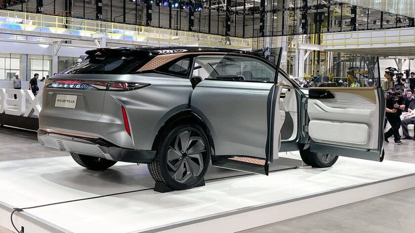 Exeed AtlantiX официально привезут в Россию: с процессором Qualcomm, 5G и огромным дисплеем