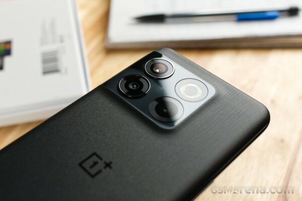 Представлен OnePlus 10T с мощной начинкой и зарядкой 150 Вт, но одну деталь убрали