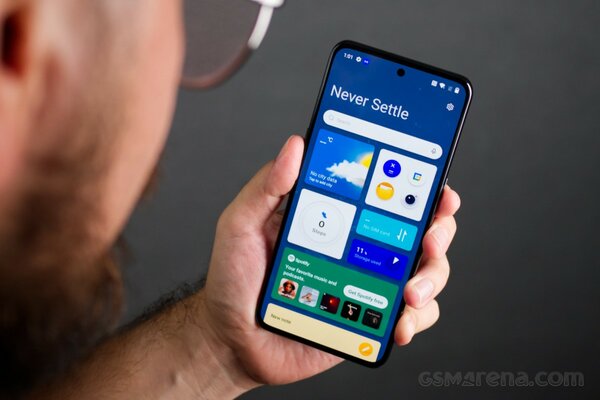 Представлен OnePlus 10T с мощной начинкой и зарядкой 150 Вт, но одну деталь убрали
