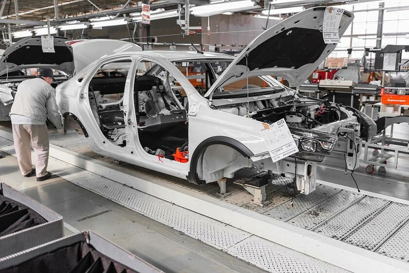 Производство LADA Vesta перенесут в Тольятти, а в Ижевске будут выпускать электромобили LADA