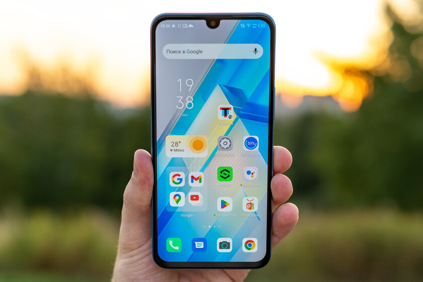 Крышка этого смартфона сделана из стекловолокна. Обзор Infinix NOTE 12 NFC G88