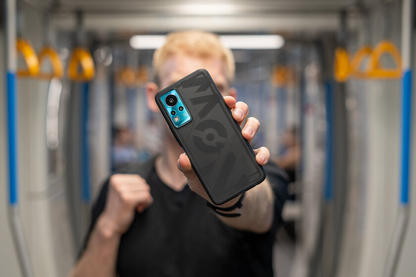 Крышка этого смартфона сделана из стекловолокна. Обзор Infinix NOTE 12 NFC G88