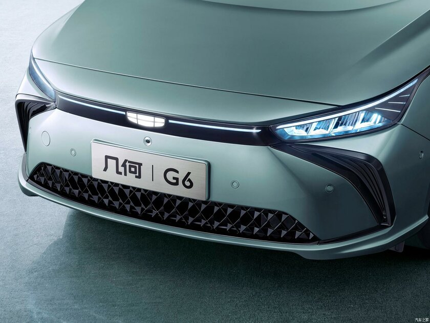 Tesla даже и не снилось: дочерний бренд Geely показал интерьер новых электрокаров