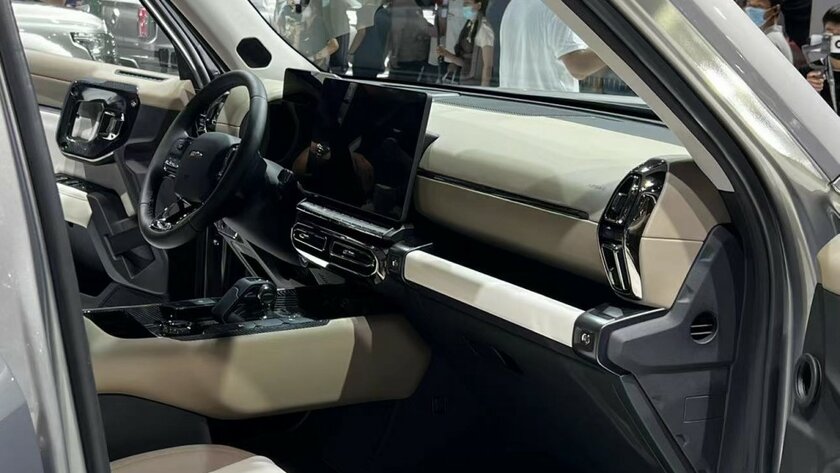 Haval представила кроссовер H-Dog: с огромным дисплеем, стильным кузовом и гибридной системой