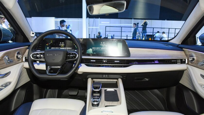 Chery представила конкурента Toyota Camry: автомобиль должны привезти в Россию