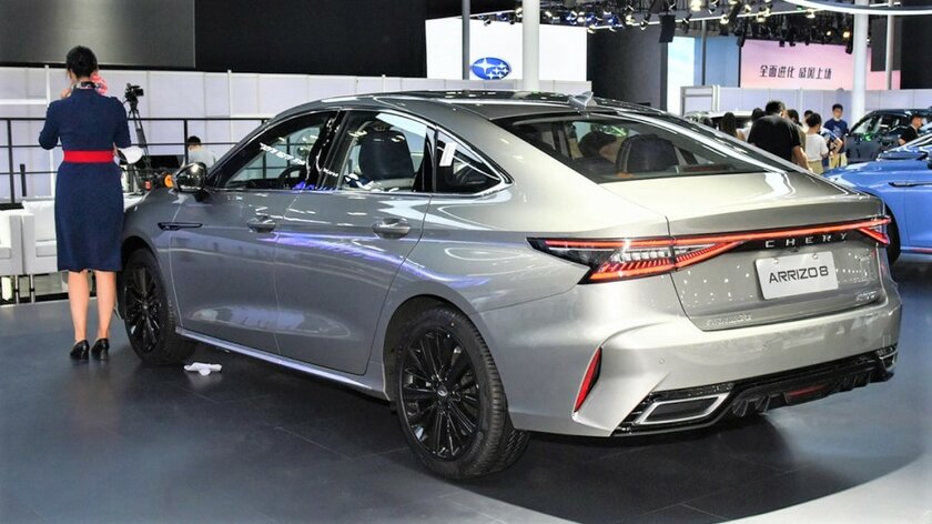 Chery представила конкурента Toyota Camry: автомобиль должны привезти в Россию