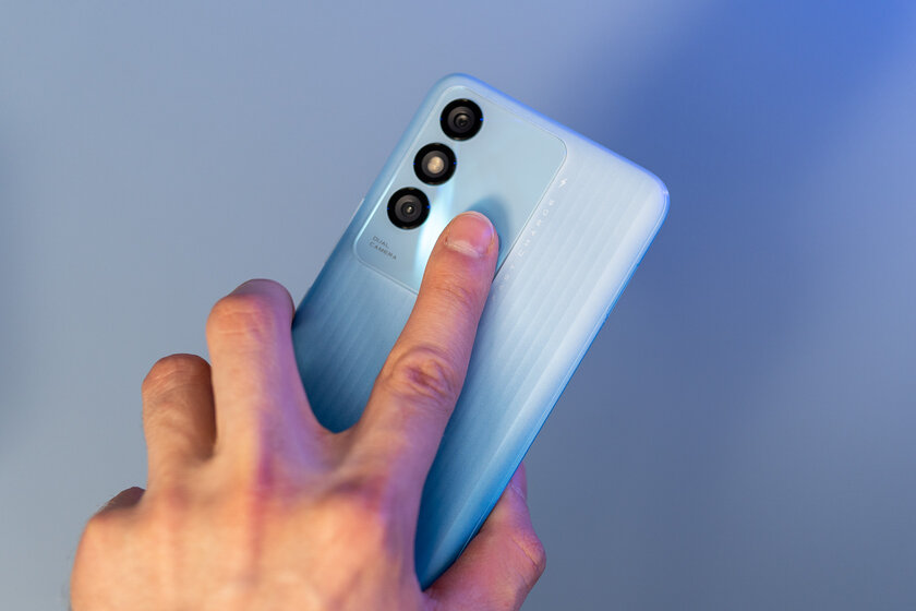 Обзор Itel Vision 3 Plus: огромный экран и NFC за 10 тысяч рублей — Внешний вид и эргономика. 2