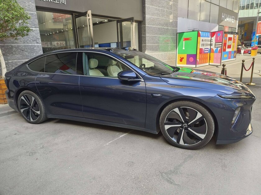 Китайский автопром уже покоряет Европу: Nio тестирует ET7 на дорогах Польши