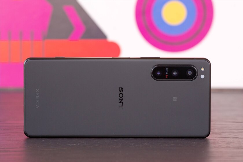 Компактный смартфон, которого так не хватало. Обзор Sony Xperia 5 IV — Дизайн. 1