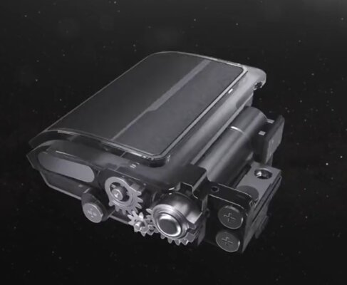 ASUS приготовил смартфон с откидной крышкой для максимального охлаждения. Как это выглядит