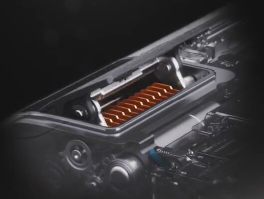 ASUS приготовил смартфон с откидной крышкой для максимального охлаждения. Как это выглядит