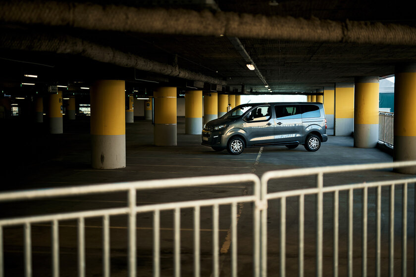 Микроавтобусы непопулярны, а зря. Тестирую Opel Zafira Life и убеждаюсь в удобстве
