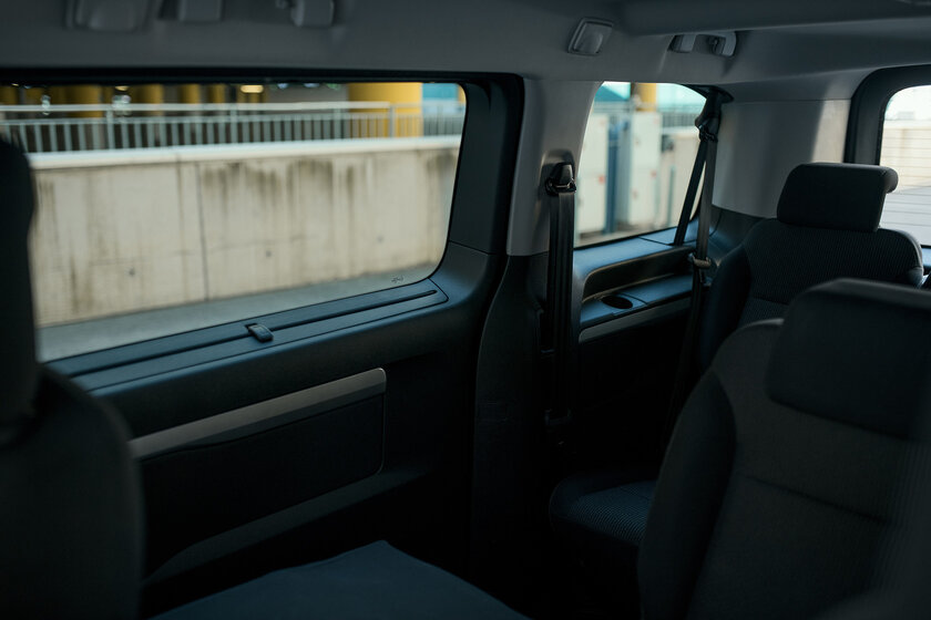 Микроавтобусы непопулярны, а зря. Тестирую Opel Zafira Life и убеждаюсь в удобстве — Встреча. 12