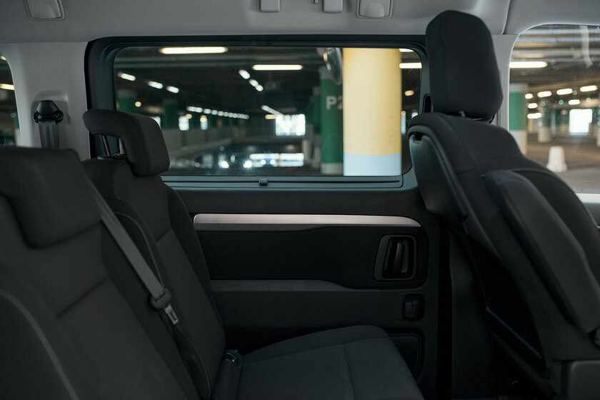 Микроавтобусы непопулярны, а зря. Тестирую Opel Zafira Life и убеждаюсь в удобстве — Встреча. 16