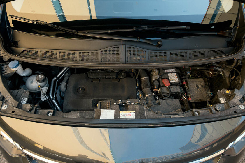 Микроавтобусы непопулярны, а зря. Тестирую Opel Zafira Life и убеждаюсь в удобстве — В путь. 6