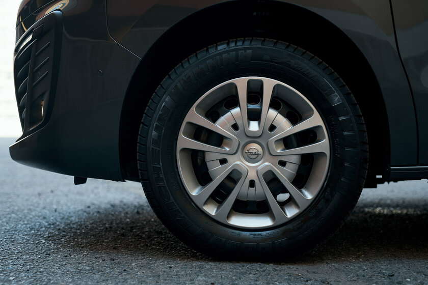 Микроавтобусы непопулярны, а зря. Тестирую Opel Zafira Life и убеждаюсь в удобстве — В путь. 10