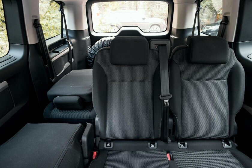 Микроавтобусы непопулярны, а зря. Тестирую Opel Zafira Life и убеждаюсь в удобстве — Встреча. 48