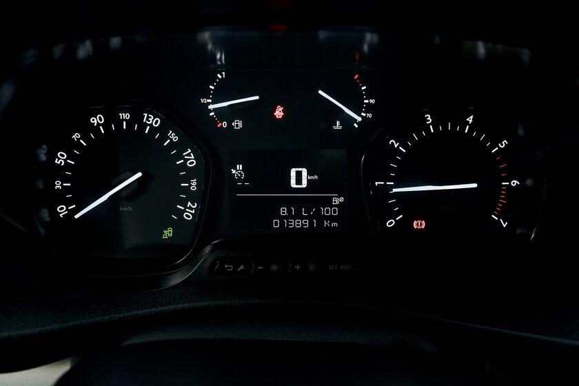 Микроавтобусы непопулярны, а зря. Тестирую Opel Zafira Life и убеждаюсь в удобстве — Встреча. 39