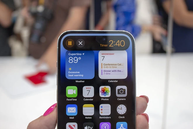 Первые отзывы об iPhone 14 Pro: что думают журналисты после знакомства — Dynamic Island, над которым все смеялись. 1