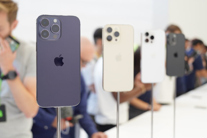 Первые отзывы об iPhone 14 Pro: что думают журналисты после знакомства — Дизайн: новые цвета и громоздкие камеры. 1